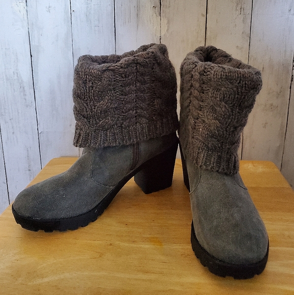Women's Muk Luks Sweater Boots - Picture 2 of 6